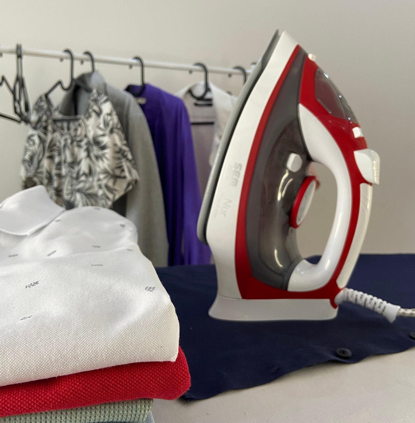 Nur Steam Iron