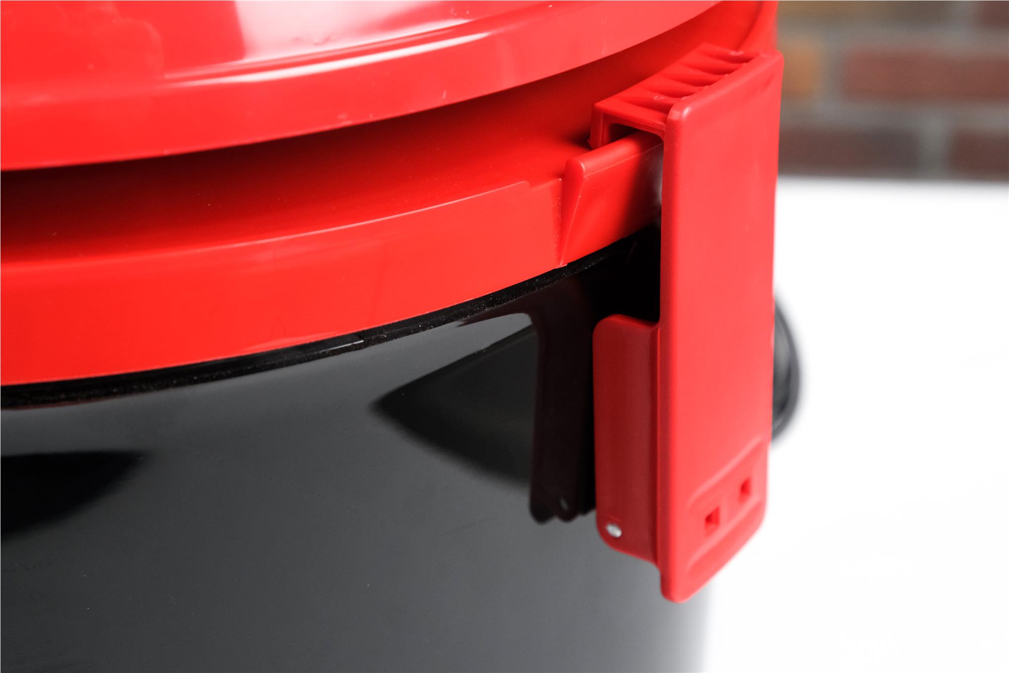 Wet and Dry Vacuum Cleaner