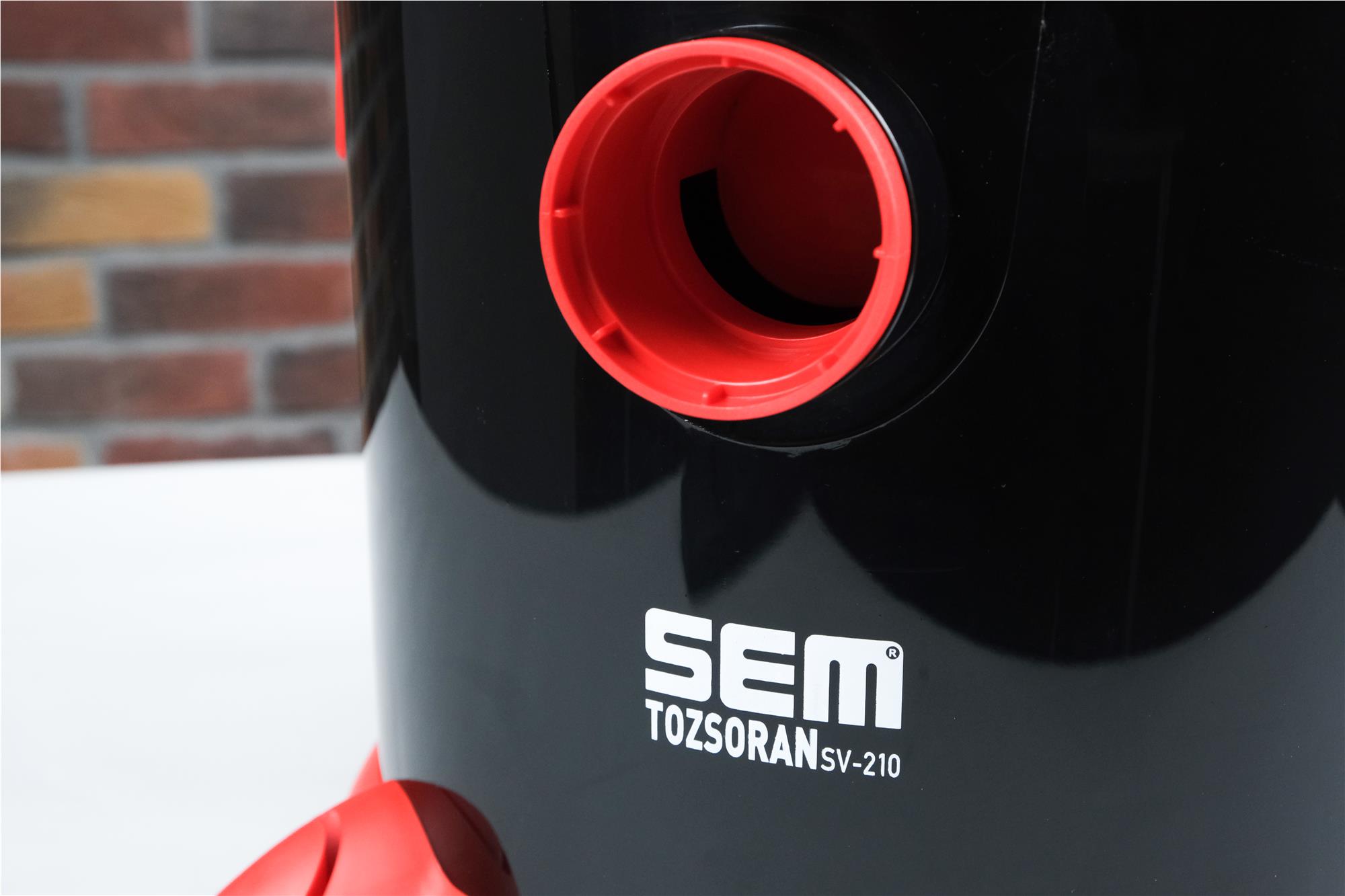 Wet and Dry Vacuum Cleaner